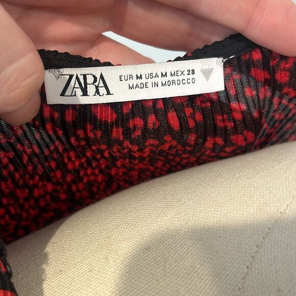 Zara Black and Red‎ Patterned Blouse - Picture 5 of 6